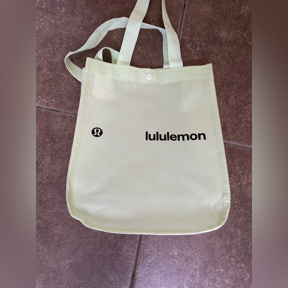 Lululemon all in the right places 5 pocket like new condition - Picture 7 of 7